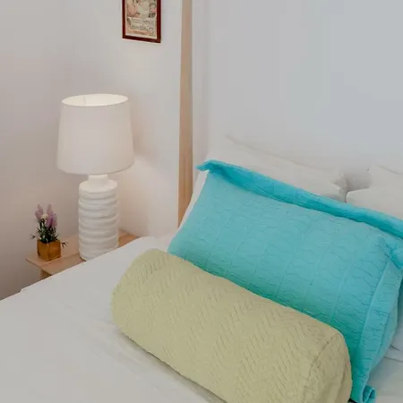 Sunny With Patio, By Timecooler Apartamento