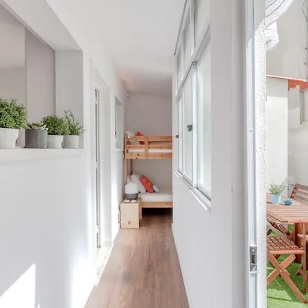 Lägenhet Sunny With Patio, By Timecooler Lisboa