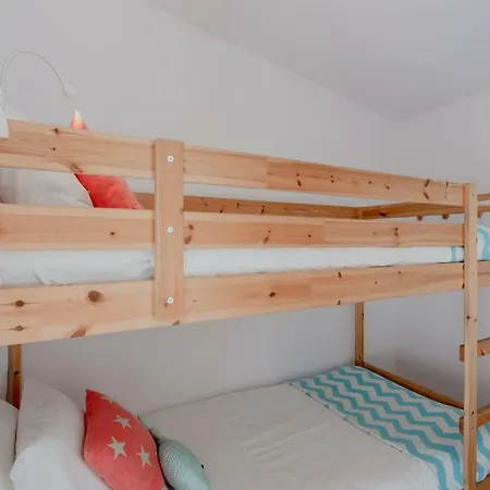 Sunny With Patio, By Timecooler Apartament *