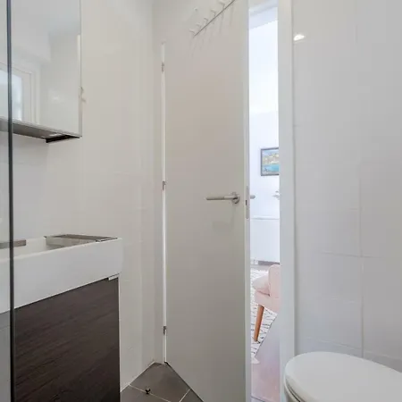 شقة Sunny With Patio, By Timecooler Lisboa
